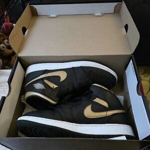 Big Kids Blk/Gld Air Jordan Bundle